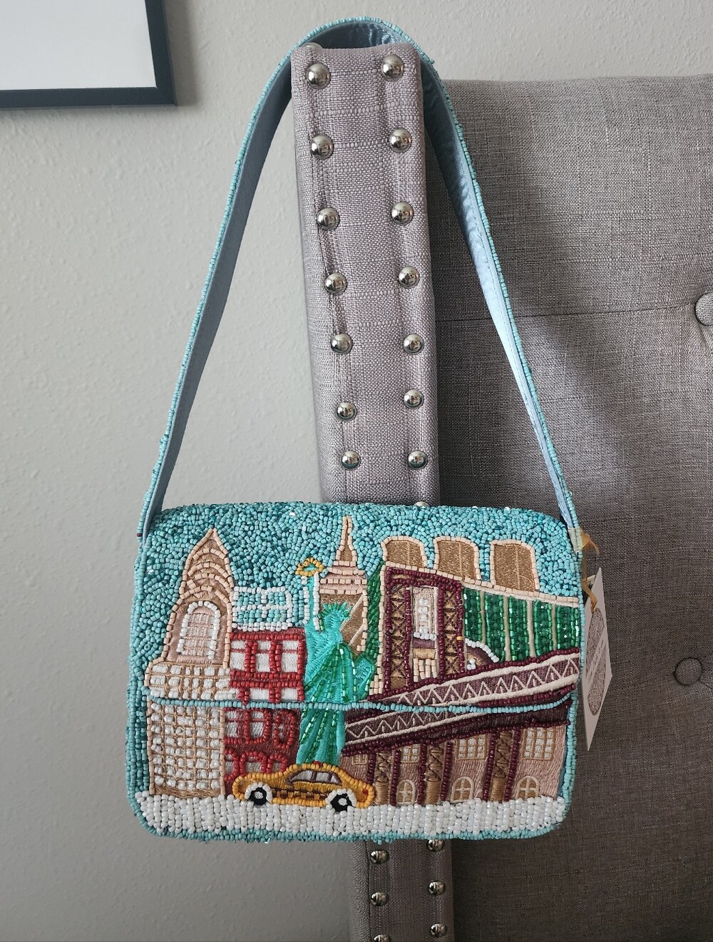 🗽 Viral NYC Beaded Skyline Shoulder Bag NWT 🚕